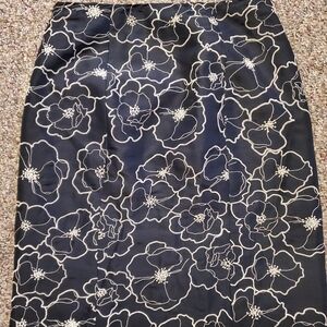 TRIO New York Black Silk Embroidered Skirt Size 6